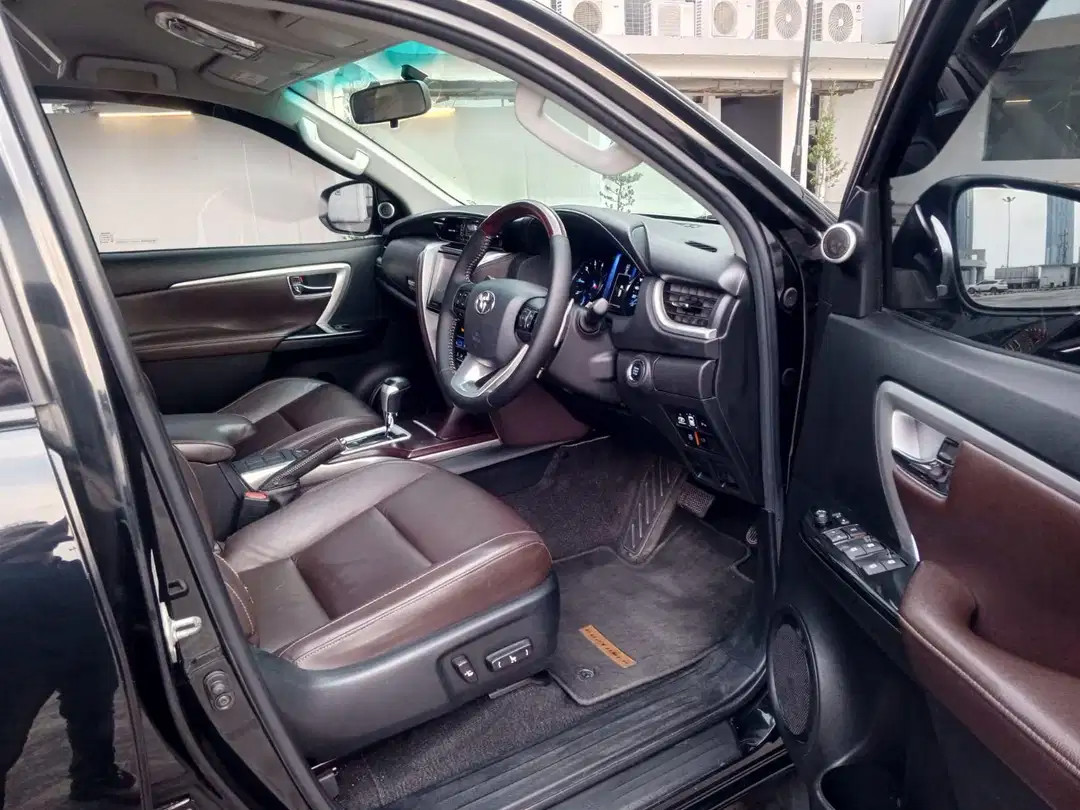 2018 Toyota Fortuner VRZ 4X2 TRD 2.4L AT 2018 Toyota Fortuner VRZ 4X2 TRD 2.4L AT