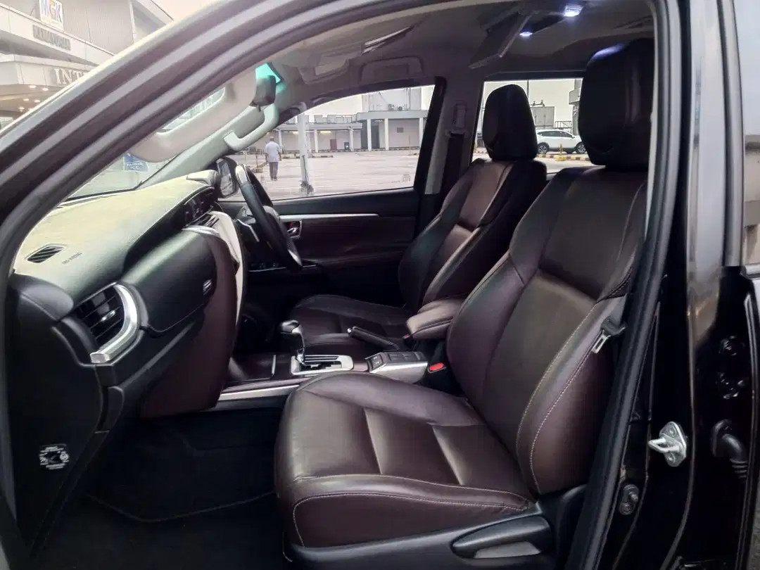 2018 Toyota Fortuner VRZ 4X2 TRD 2.4L AT 2018 Toyota Fortuner VRZ 4X2 TRD 2.4L AT