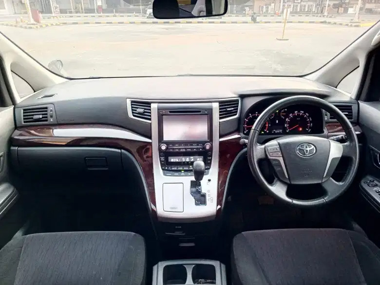 2013 Toyota Vellfire 2013 Toyota Vellfire