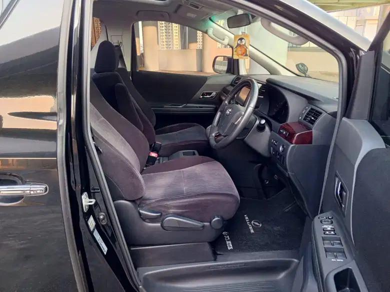 2013 Toyota Vellfire 2013 Toyota Vellfire