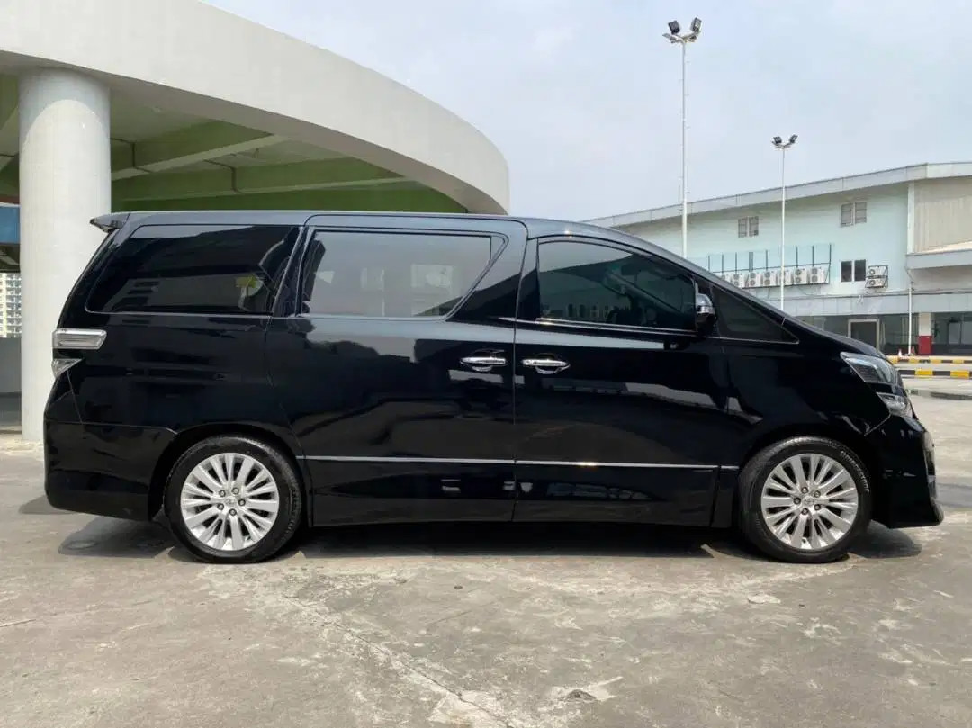 2013 Toyota Vellfire 2013 Toyota Vellfire