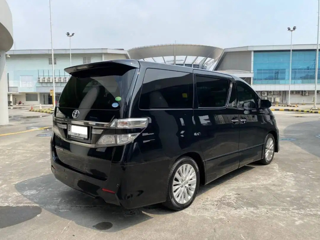 2013 Toyota Vellfire 2013 Toyota Vellfire