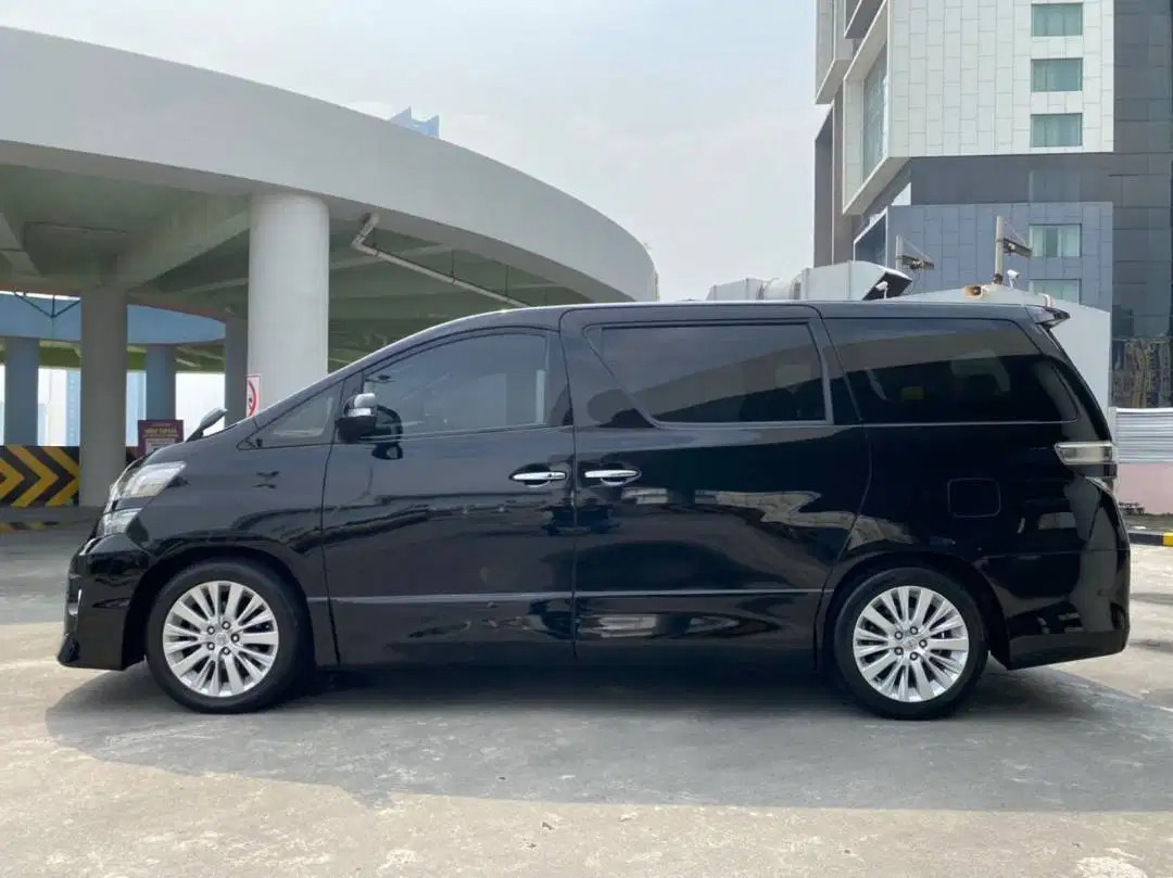 2013 Toyota Vellfire 2013 Toyota Vellfire