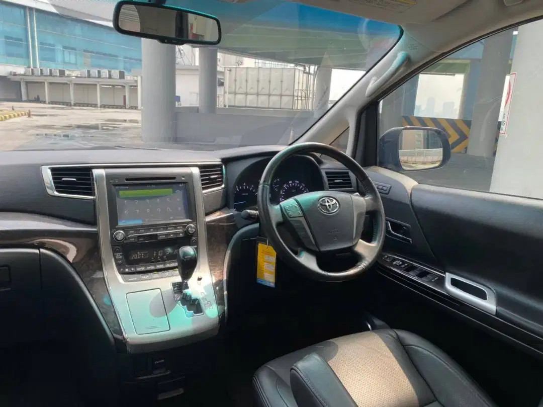 2013 Toyota Vellfire 2013 Toyota Vellfire