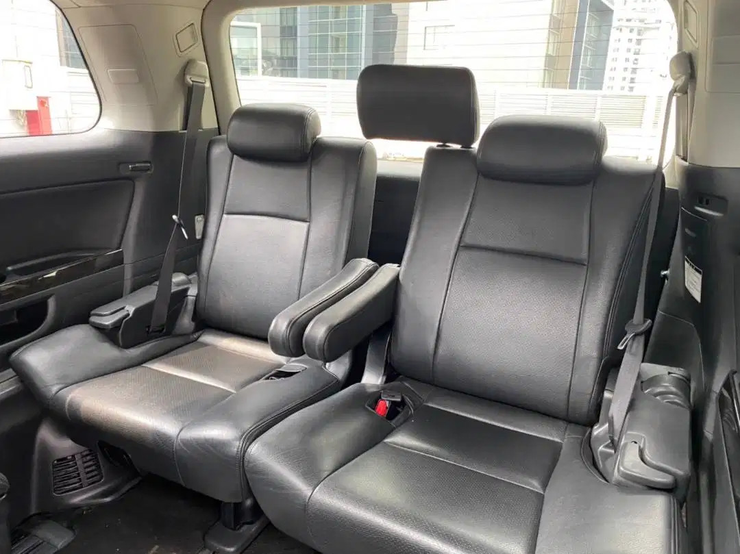 2013 Toyota Vellfire 2013 Toyota Vellfire