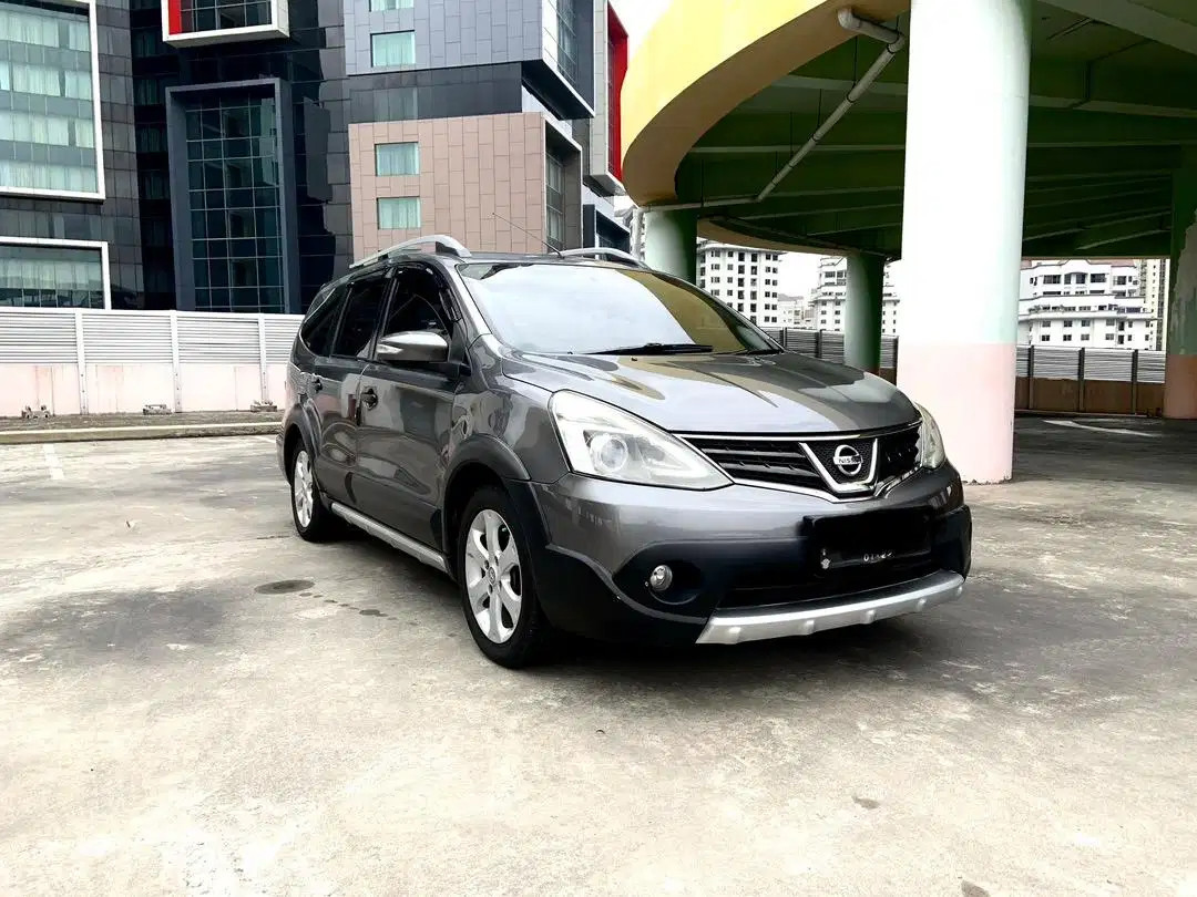 Second Hand 2016 Nissan Grand Livina Second Hand 2016 Nissan Grand Livina