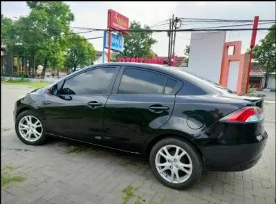 2010 Mazda 2 Sedan  R 1.5 AT 2010 Mazda 2 Sedan  R 1.5 AT