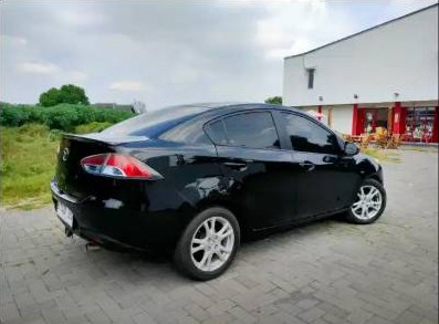 2010 Mazda 2 Sedan  R 1.5 AT 2010 Mazda 2 Sedan  R 1.5 AT