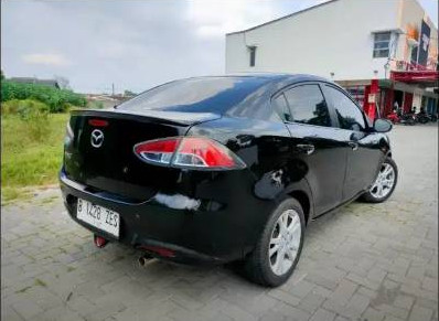 2010 Mazda 2 Sedan  R 1.5 AT 2010 Mazda 2 Sedan  R 1.5 AT