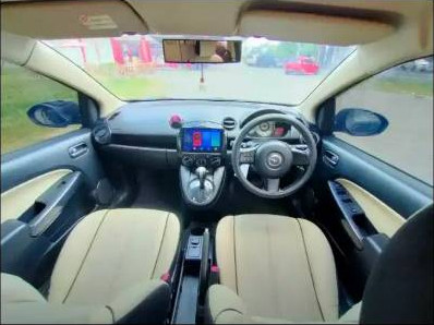 2010 Mazda 2 Sedan  R 1.5 AT 2010 Mazda 2 Sedan  R 1.5 AT