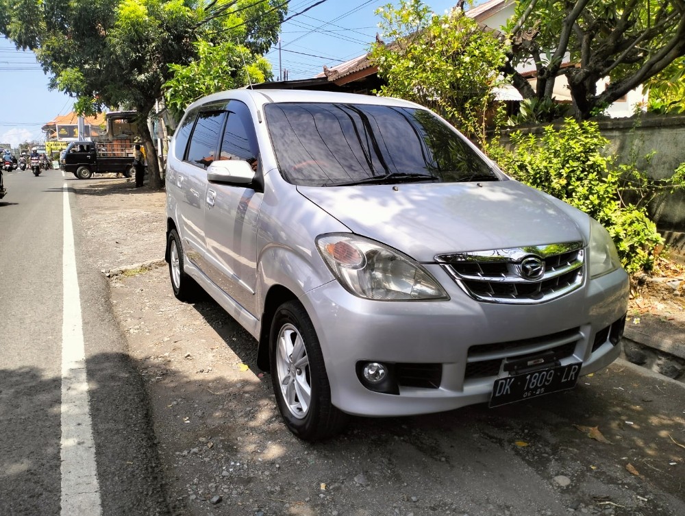 2010 Daihatsu Xenia