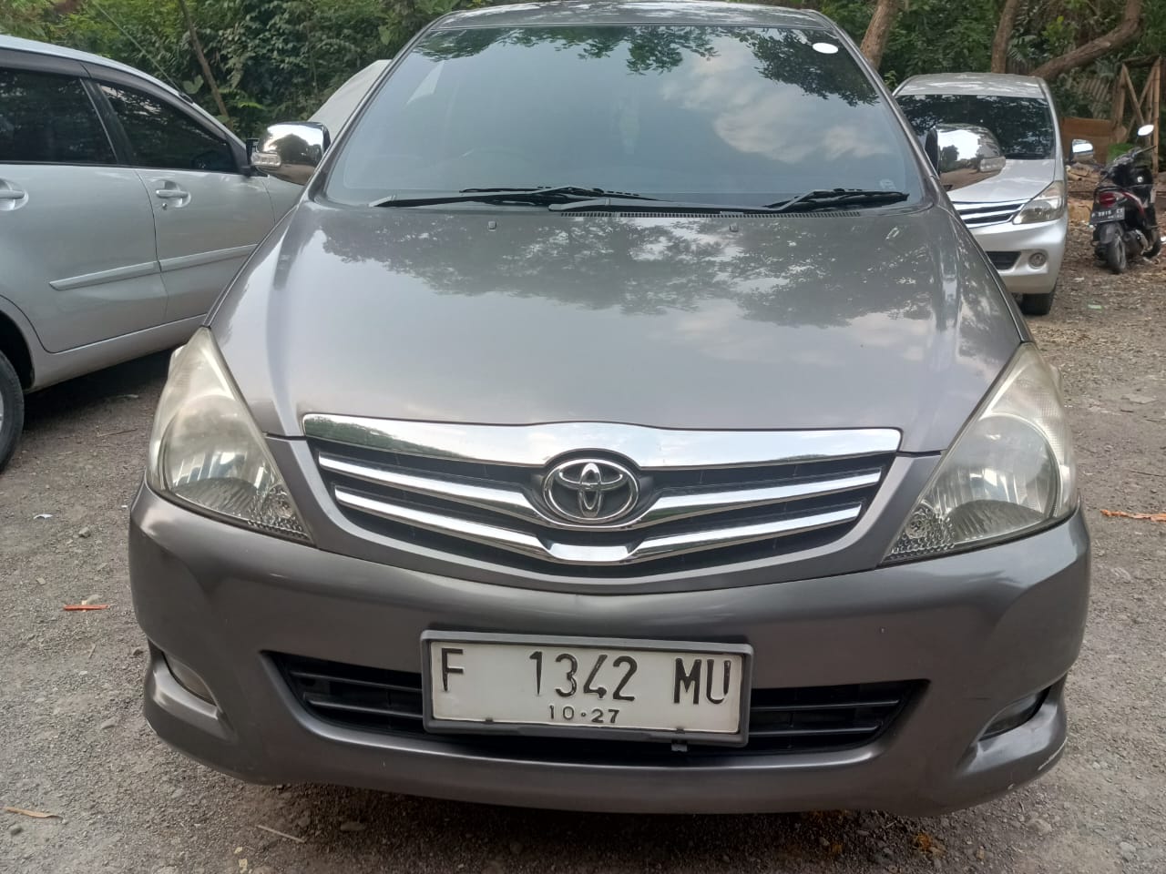 Second Hand 2010 Toyota Kijang Innova 2.0L V AT Second Hand 2010 Toyota Kijang Innova 2.0L V AT