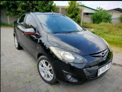 2010 Mazda 2 Sedan  R 1.5 AT 2010 Mazda 2 Sedan  R 1.5 AT