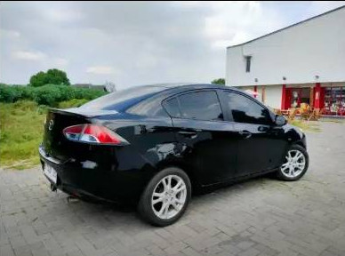 2010 Mazda 2 Sedan  R 1.5 AT 2010 Mazda 2 Sedan  R 1.5 AT