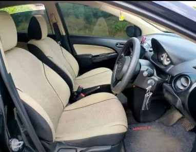 2010 Mazda 2 Sedan  R 1.5 AT 2010 Mazda 2 Sedan  R 1.5 AT