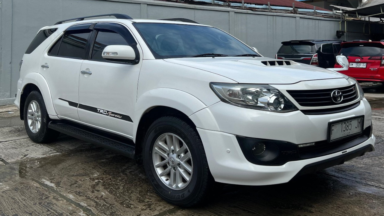 2013 Toyota Fortuner  2.5L G VNT TRD Diesel AT 2013 Toyota Fortuner  2.5L G VNT TRD Diesel AT