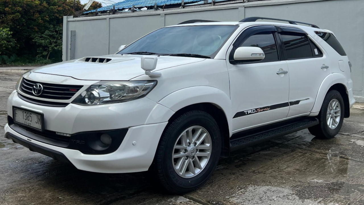 2013 Toyota Fortuner  2.5L G VNT TRD Diesel AT 2013 Toyota Fortuner  2.5L G VNT TRD Diesel AT