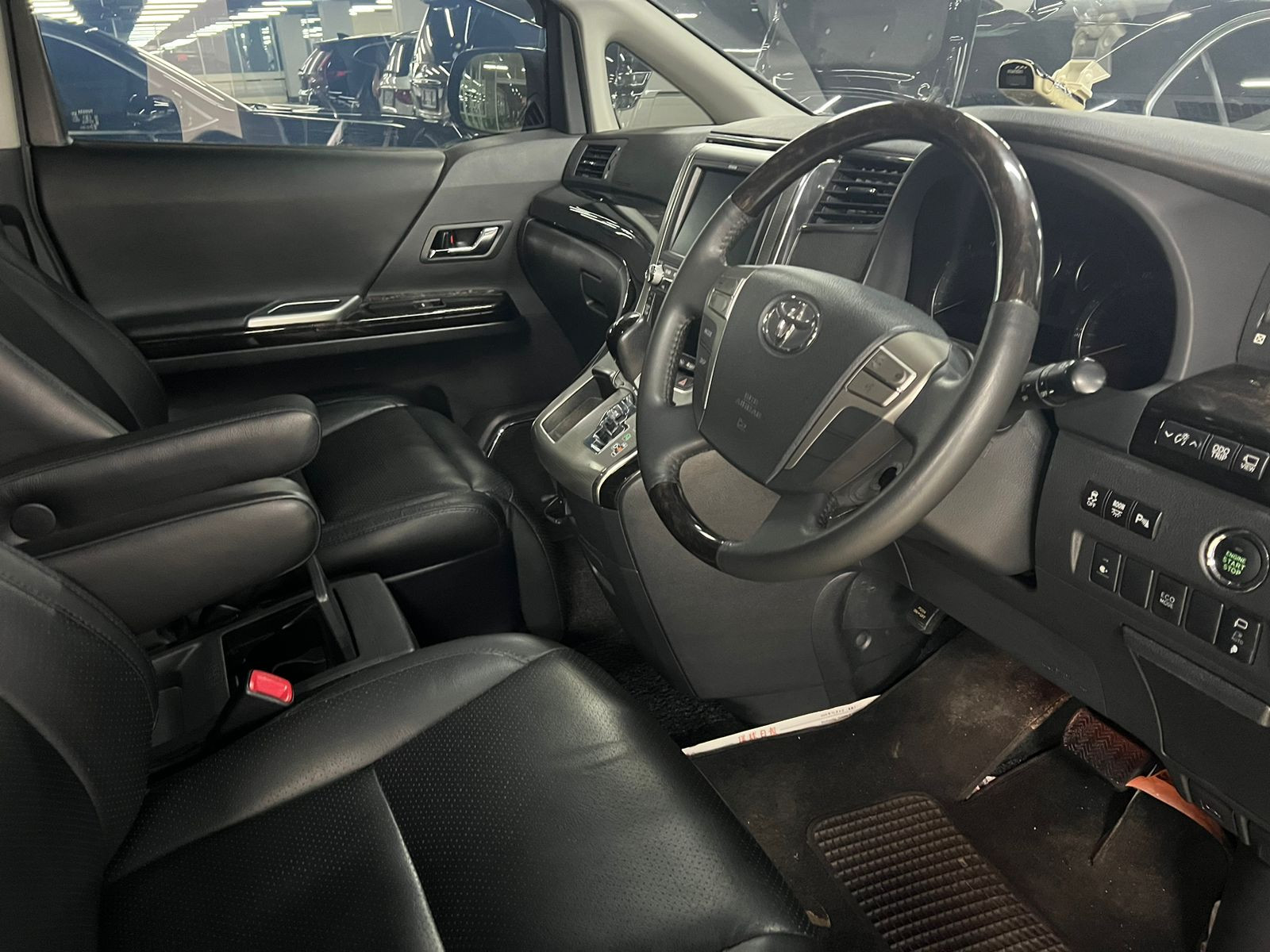 2014 Toyota Vellfire 2014 Toyota Vellfire