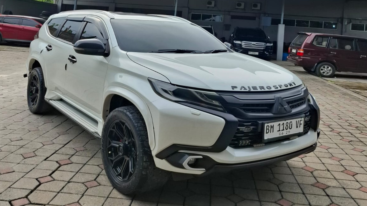 2017 Mitsubishi Pajero Sport 2017 Mitsubishi Pajero Sport
