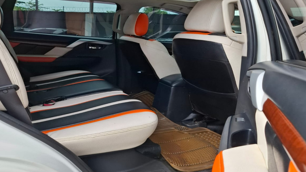 2016 Mitsubishi Pajero Sport Dakar AT 4x2 2016 Mitsubishi Pajero Sport Dakar AT 4x2