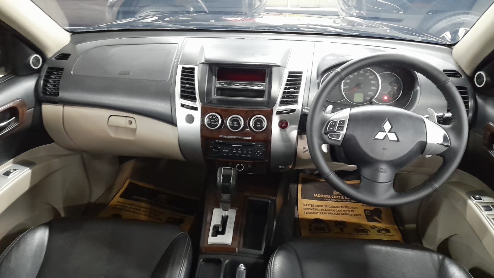 2011 Mitsubishi Pajero Sport  2011 Mitsubishi Pajero Sport