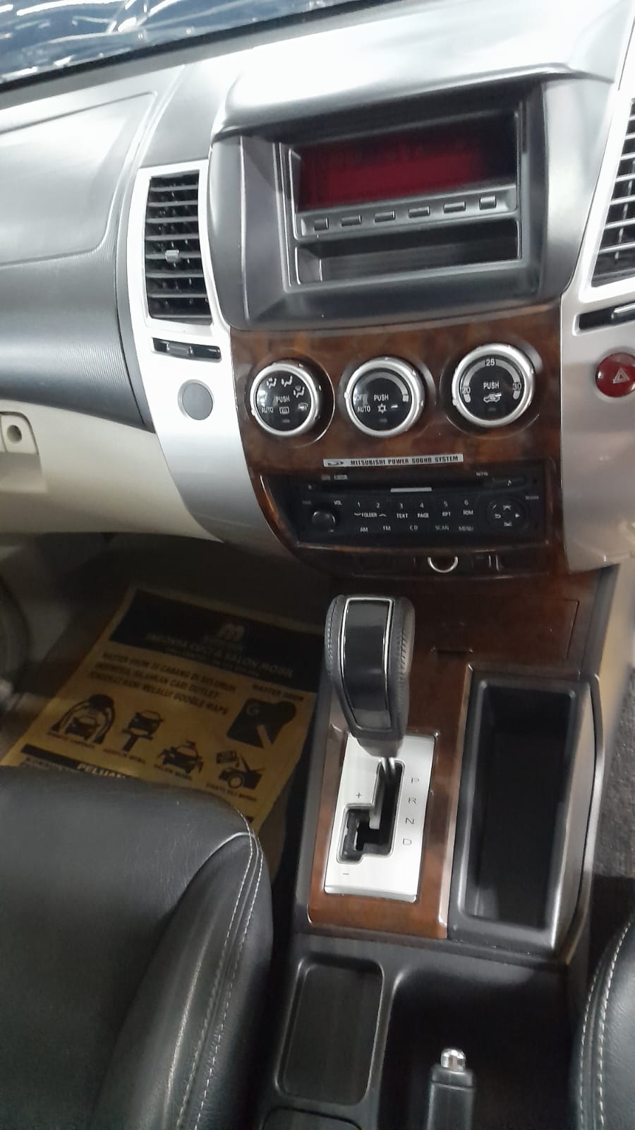 2011 Mitsubishi Pajero Sport  2011 Mitsubishi Pajero Sport