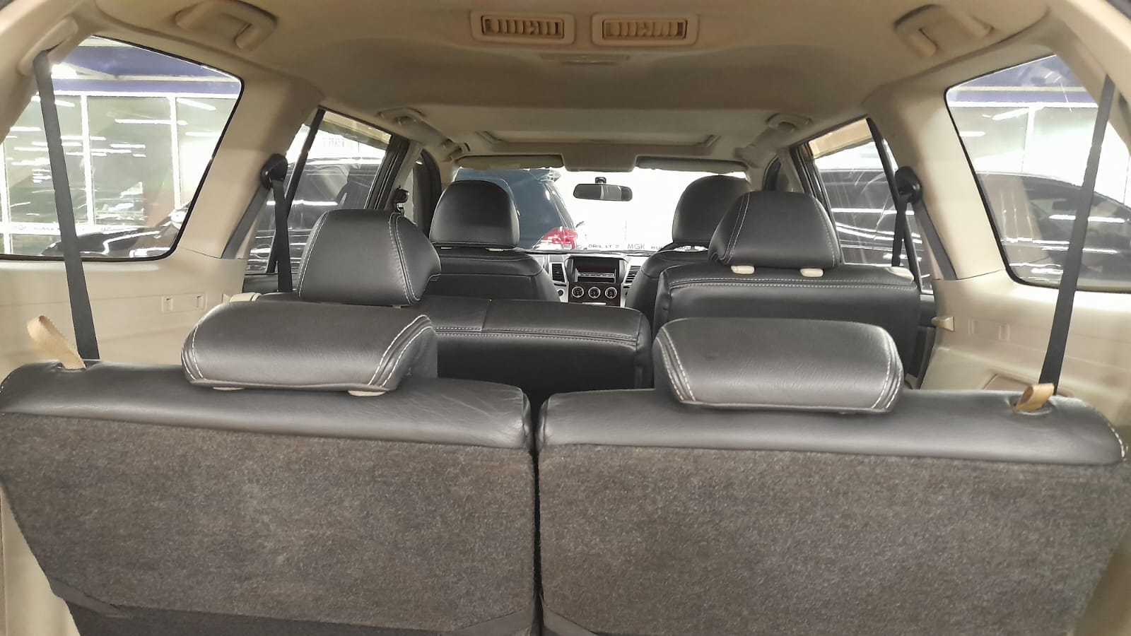 2011 Mitsubishi Pajero Sport  2011 Mitsubishi Pajero Sport