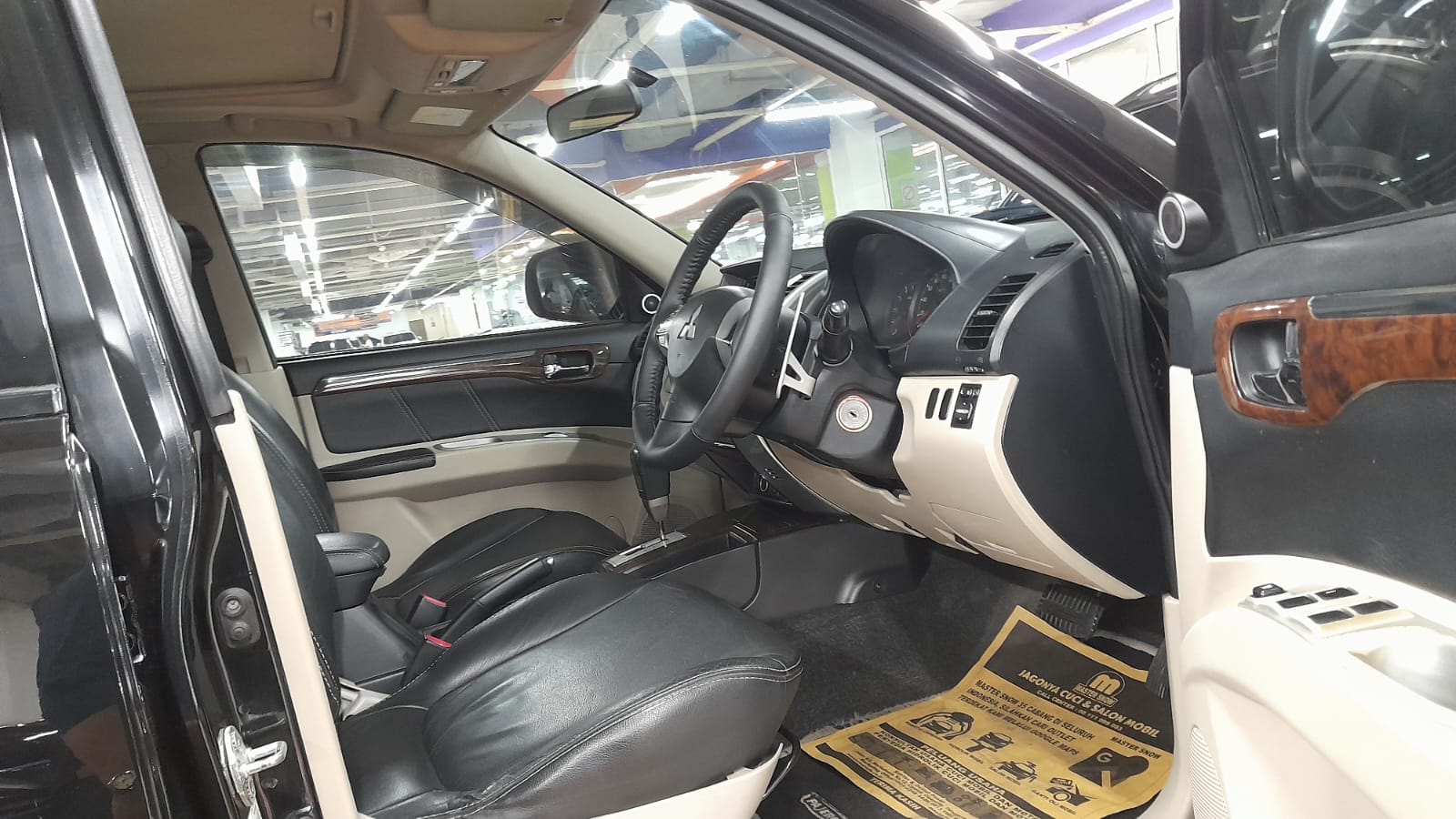 2011 Mitsubishi Pajero Sport  2011 Mitsubishi Pajero Sport