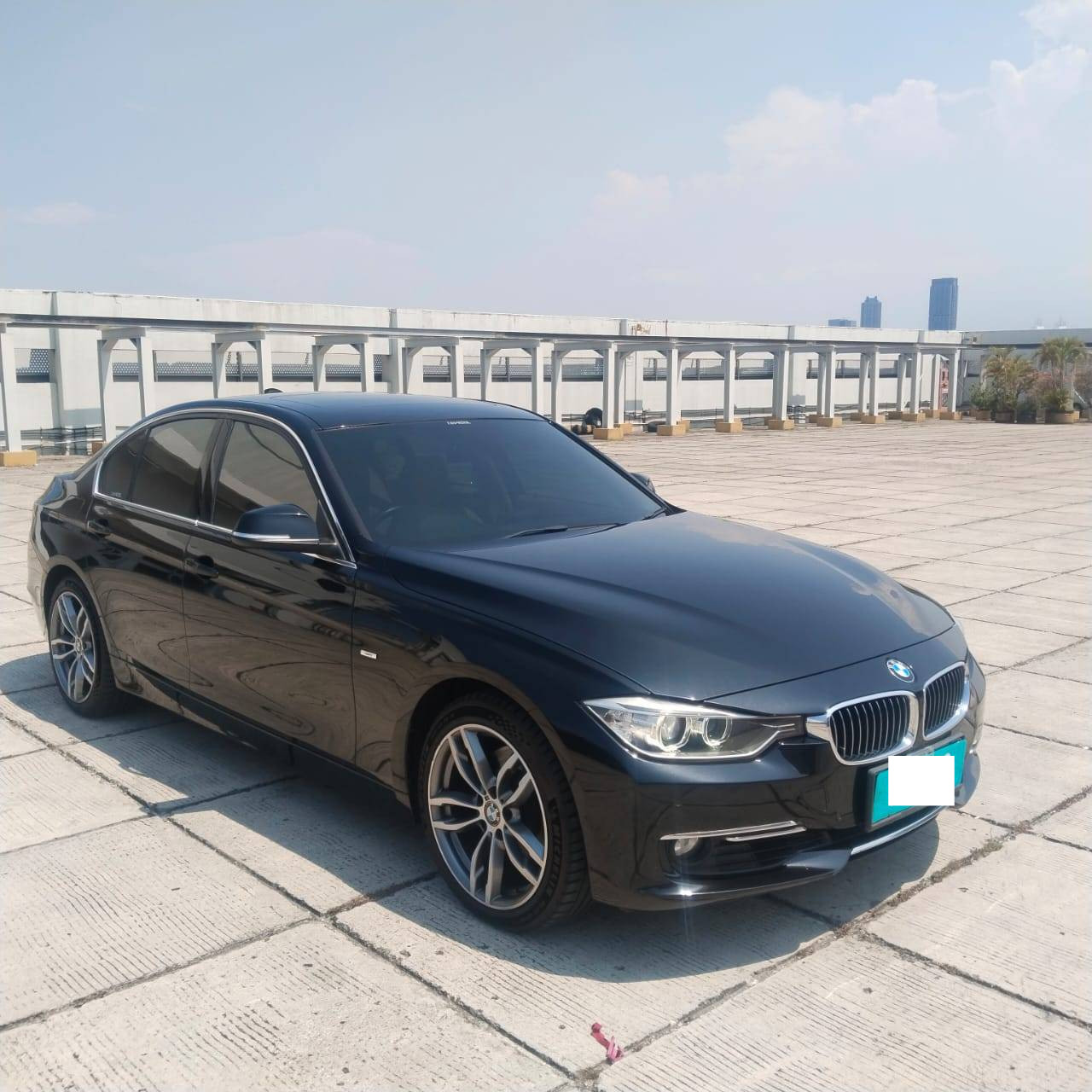 2013 BMW 3 Series Sedan  328i LUXURY