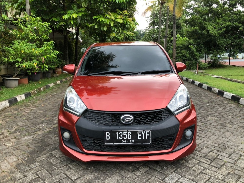 2015 Daihatsu Sirion