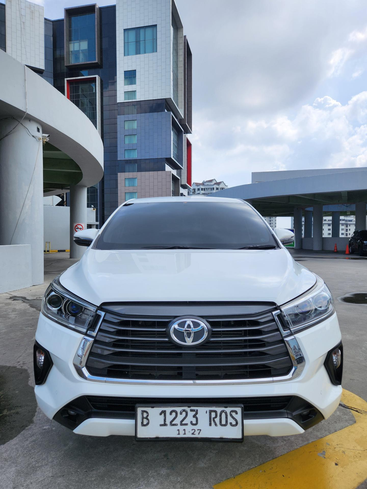 2022 Toyota Kijang Innova V A/T Diesel