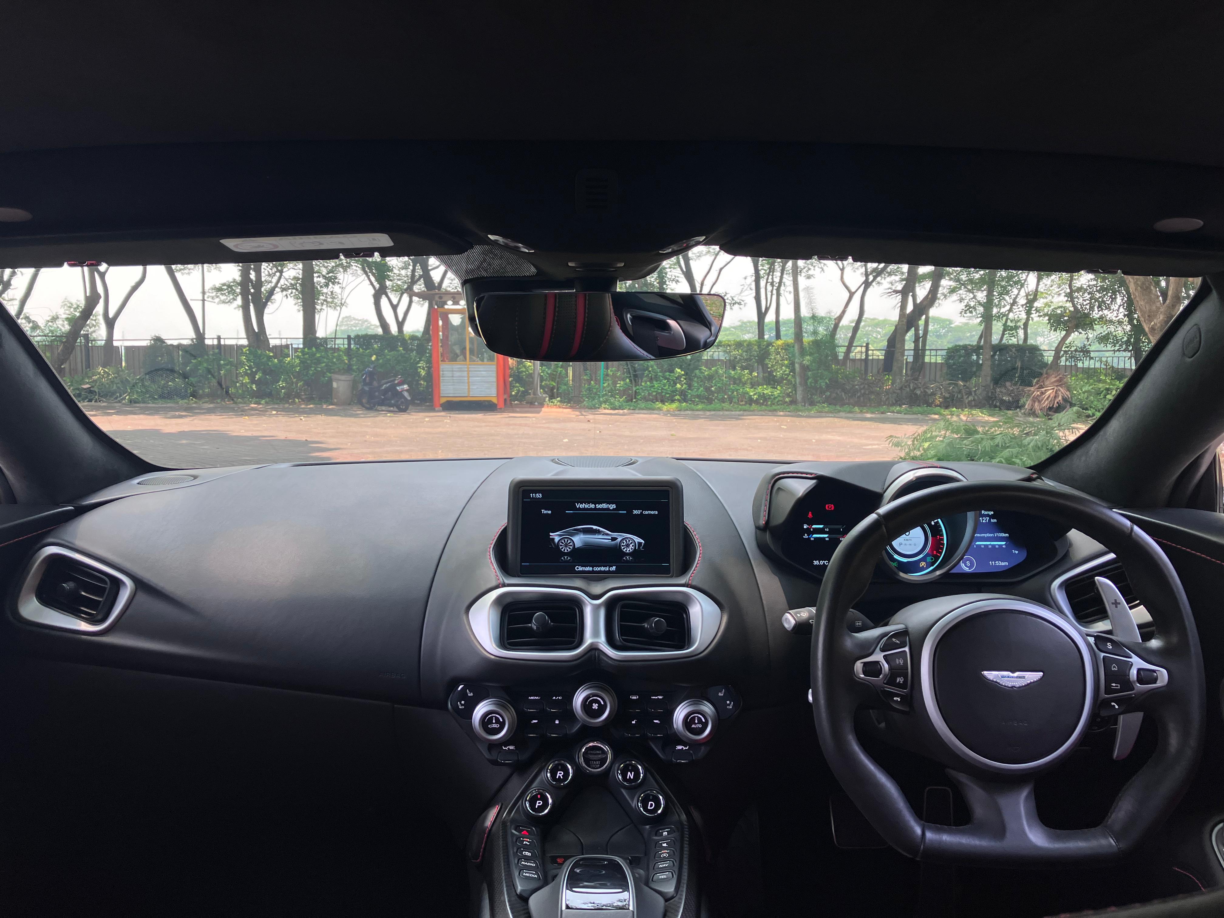 2019 Aston Martin Vantage Coupe AT 2019 Aston Martin Vantage Coupe AT