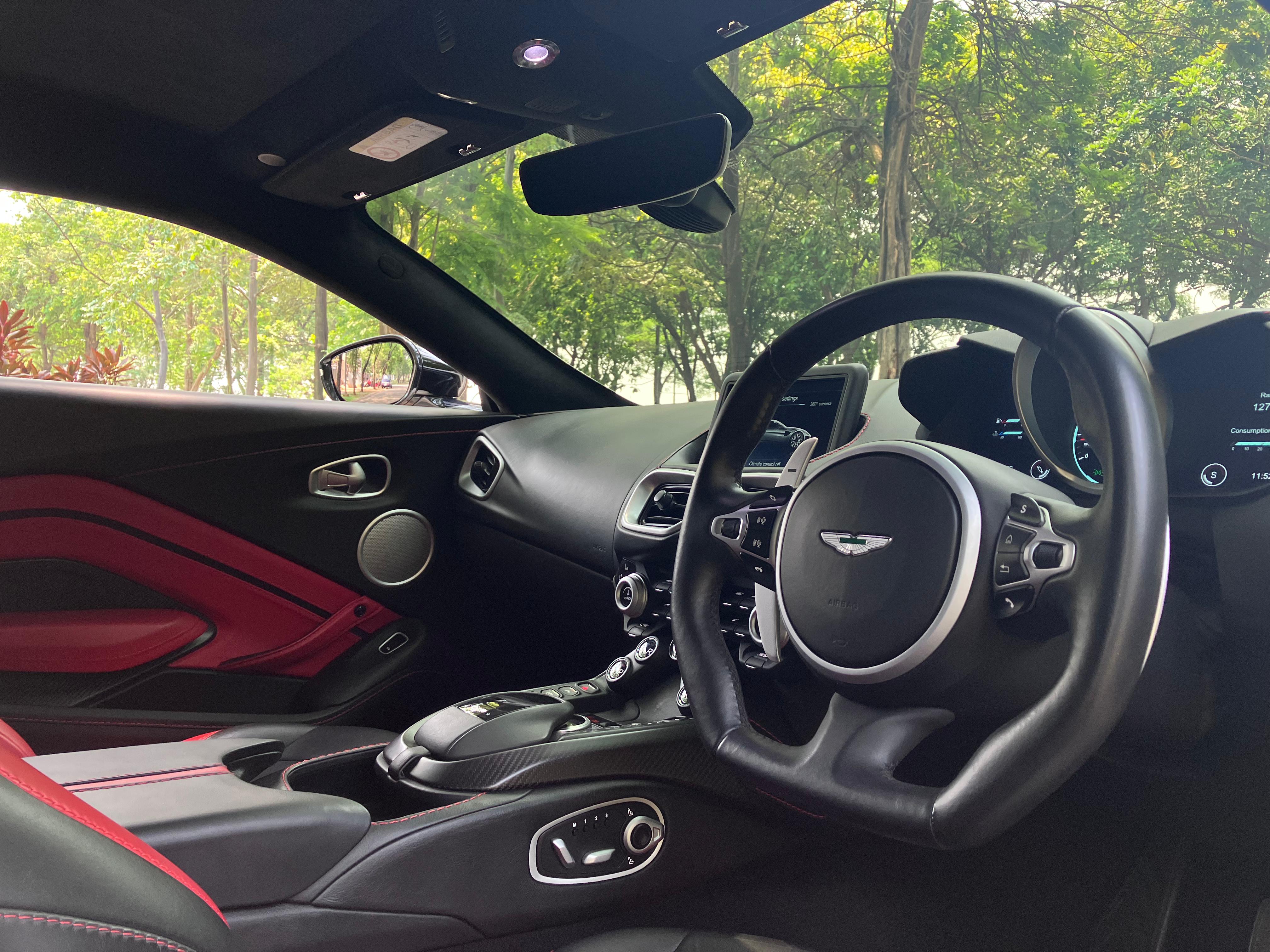 2019 Aston Martin Vantage Coupe AT 2019 Aston Martin Vantage Coupe AT