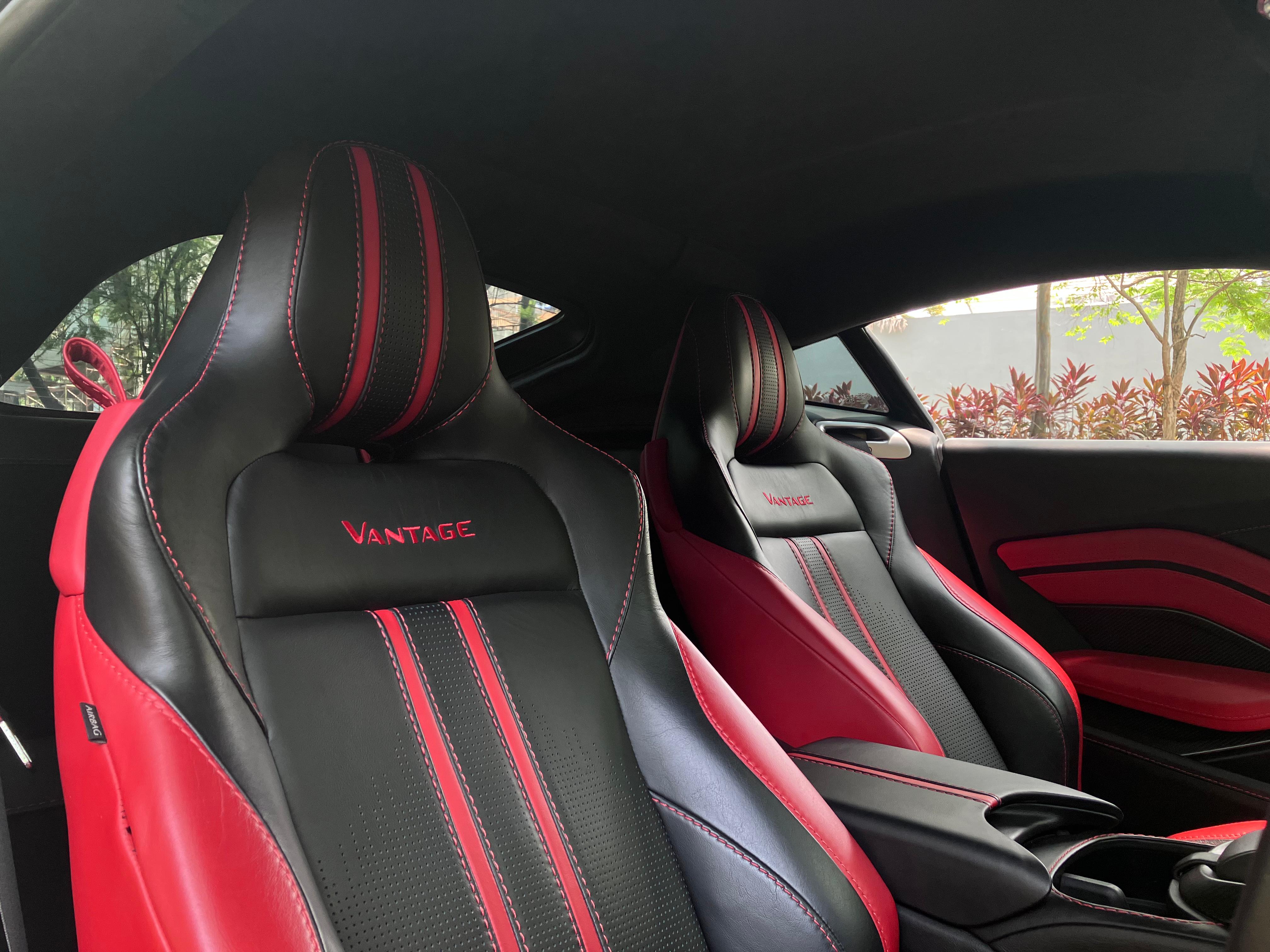 2019 Aston Martin Vantage Coupe AT 2019 Aston Martin Vantage Coupe AT