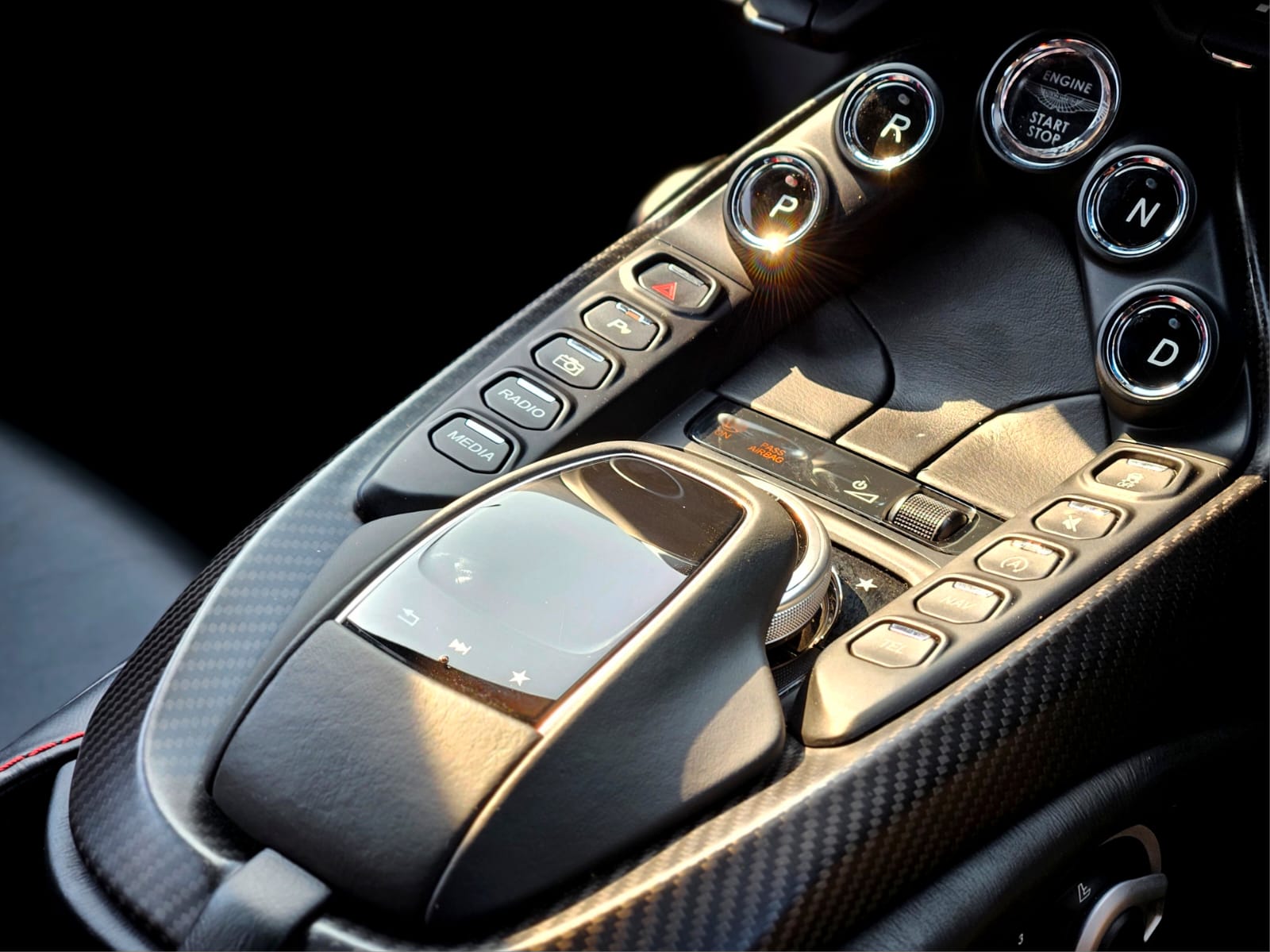 2019 Aston Martin Vantage Coupe AT 2019 Aston Martin Vantage Coupe AT