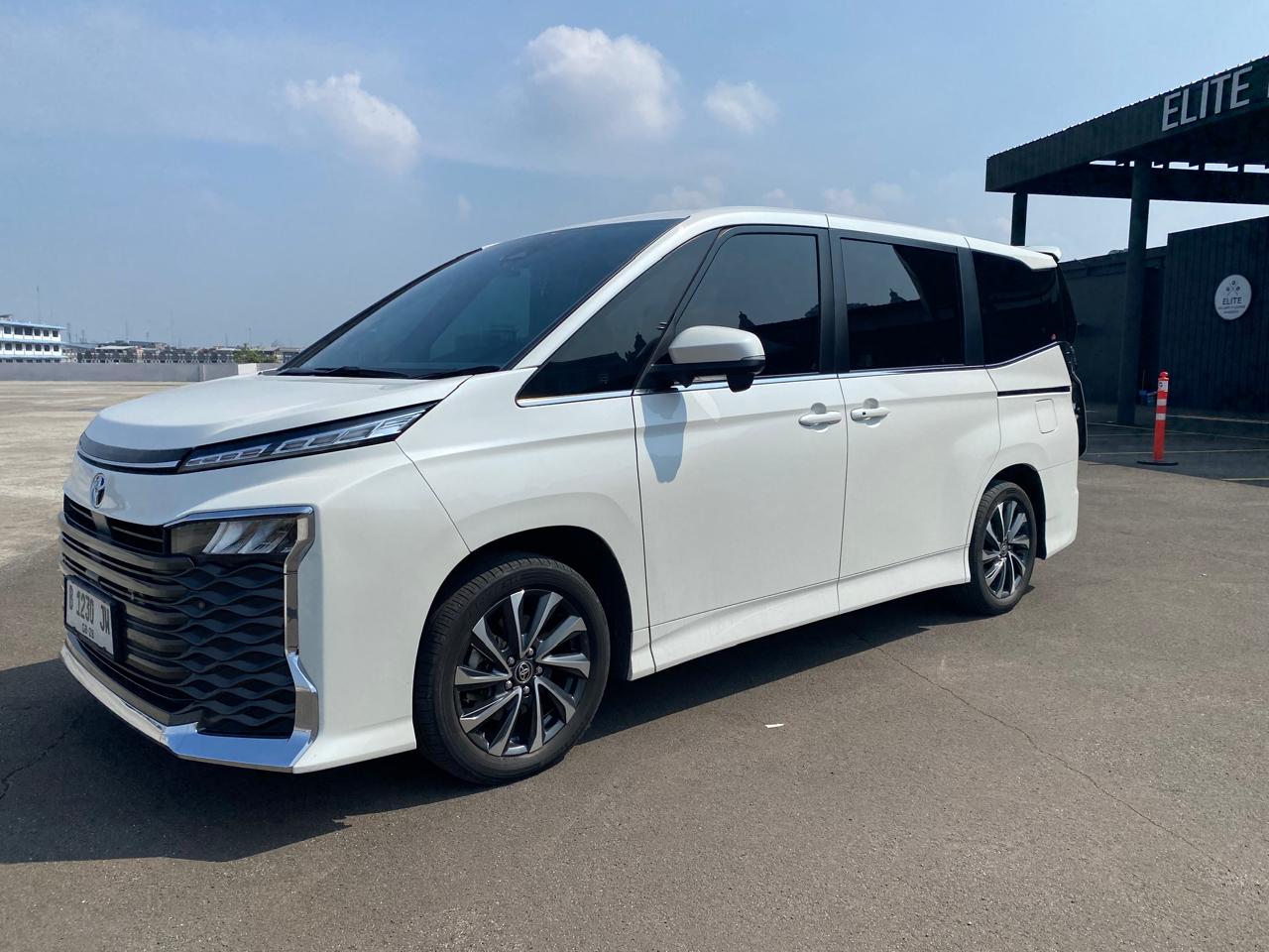 Second Hand 2023 Toyota Voxy Second Hand 2023 Toyota Voxy