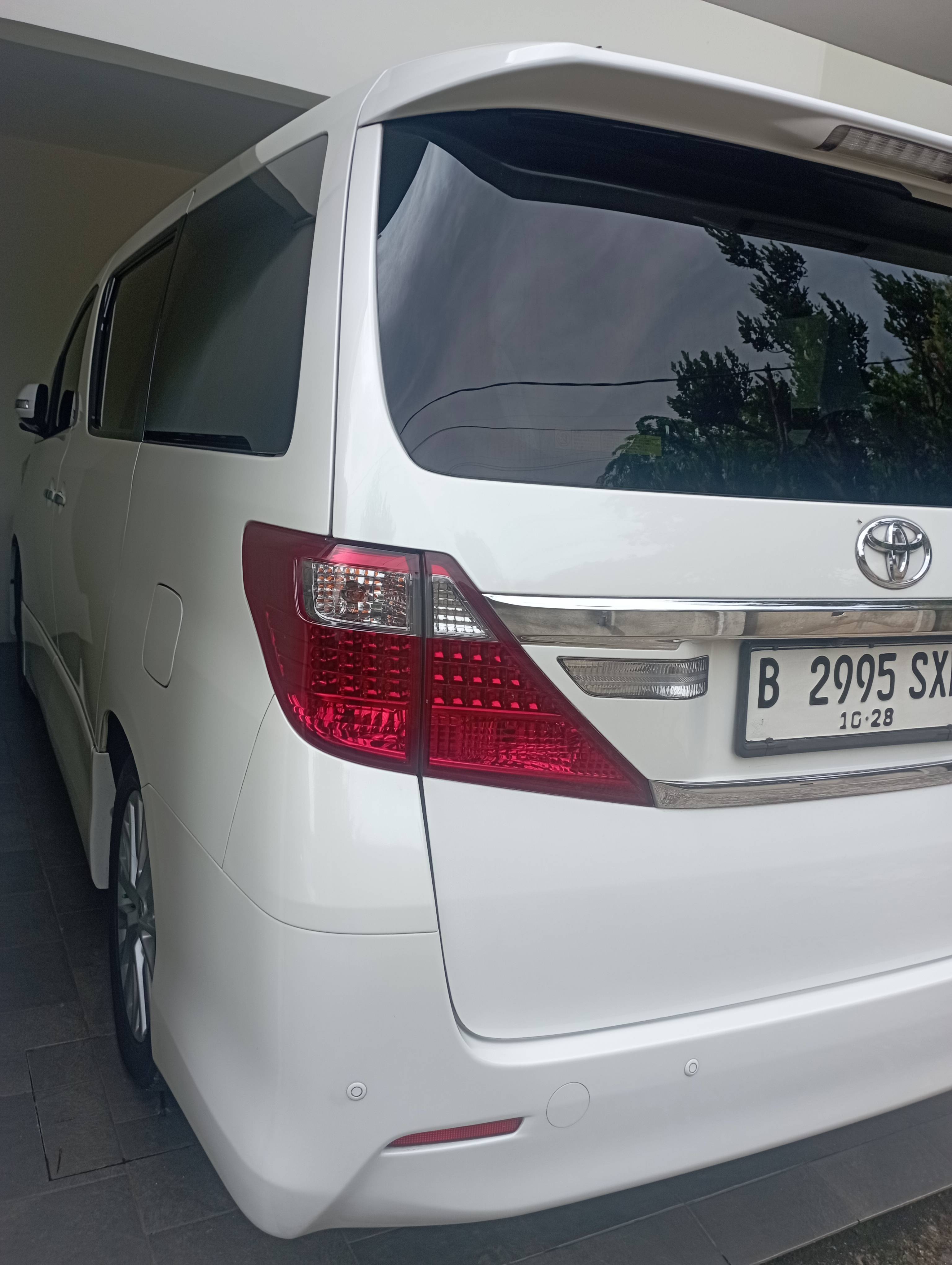Second Hand 2013 Toyota Alphard Second Hand 2013 Toyota Alphard