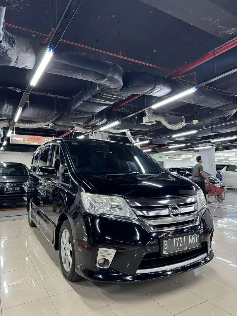 2014 Nissan Serena 2014 Nissan Serena