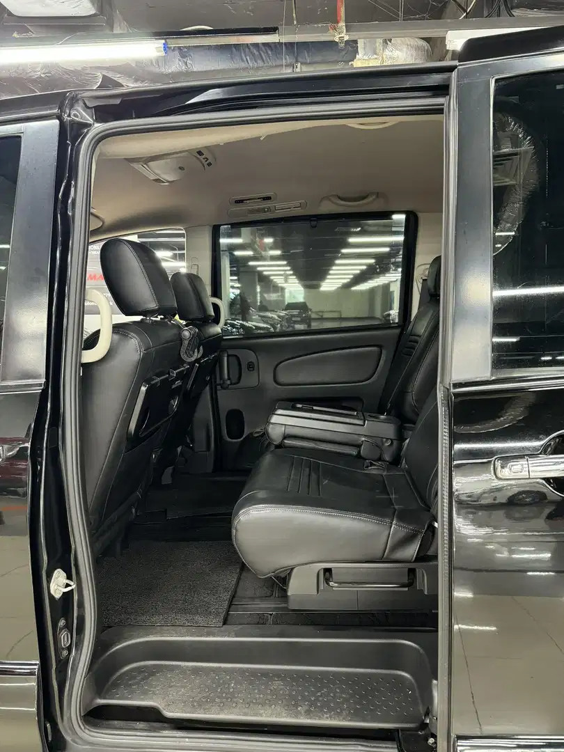 2014 Nissan Serena 2014 Nissan Serena