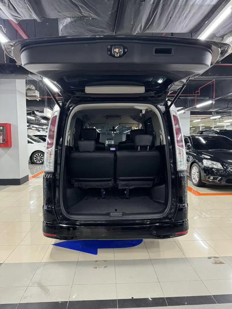 2014 Nissan Serena 2014 Nissan Serena