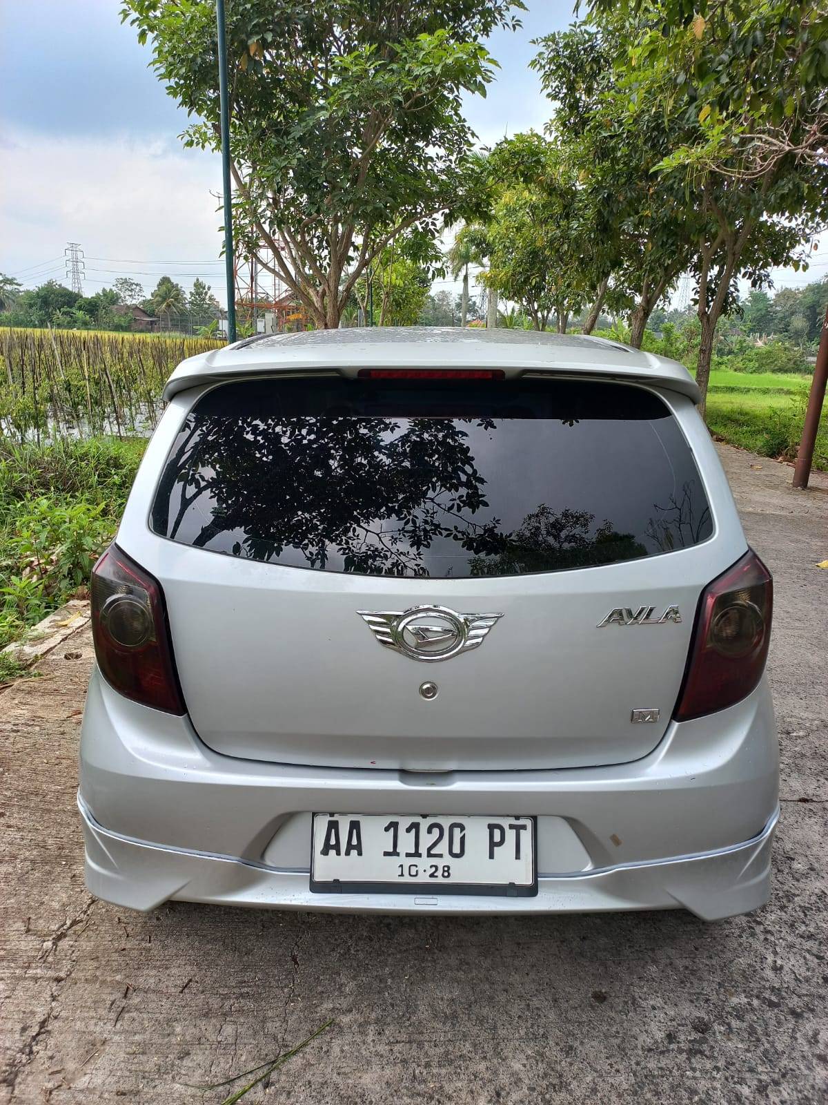 2013 Daihatsu Ayla 2013 Daihatsu Ayla