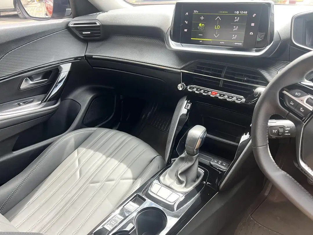 2022 Peugeot 2008 2022 Peugeot 2008