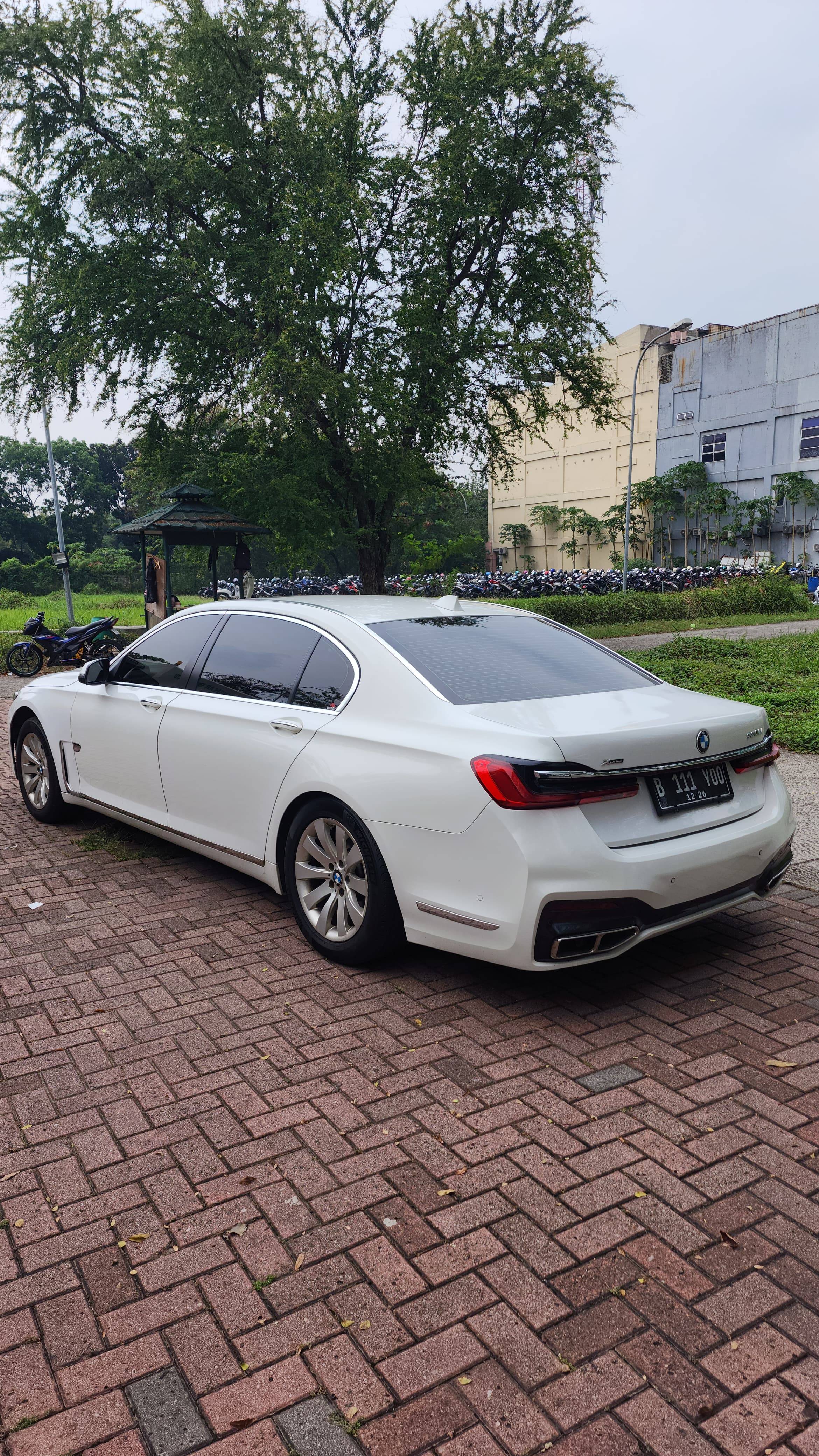 2013 BMW 7 Series Sedan 2013 BMW 7 Series Sedan
