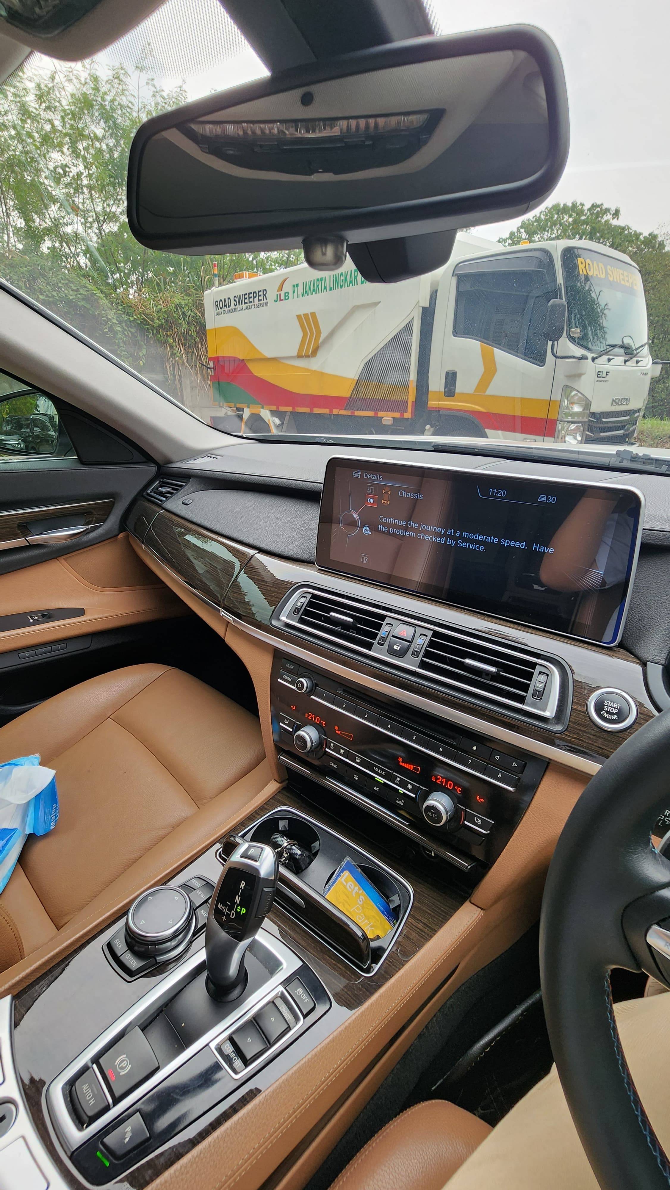 2013 BMW 7 Series Sedan 2013 BMW 7 Series Sedan