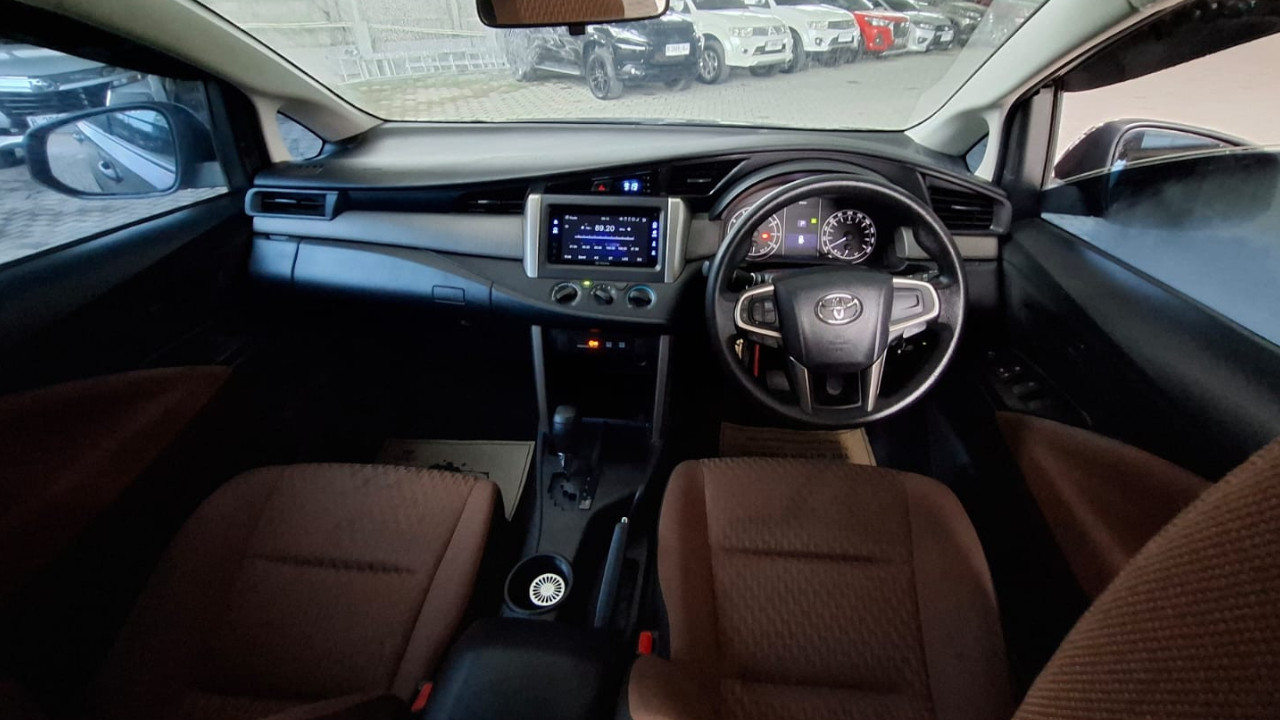 2018 Toyota Innova BENSIN G 2.0 AT 2018 Toyota Innova BENSIN G 2.0 AT