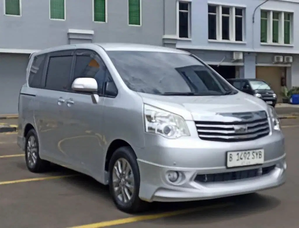 Second Hand 2013 Toyota NAV1 Second Hand 2013 Toyota NAV1