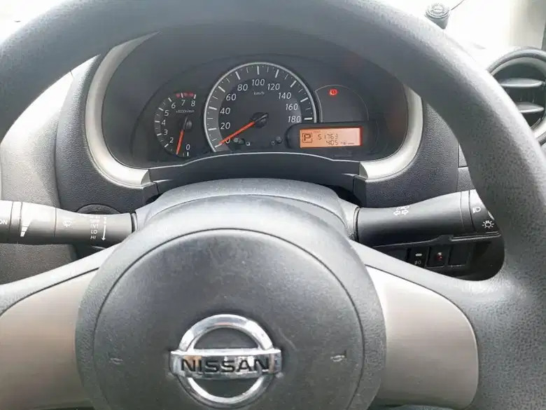 2012 Nissan March  1.2 XS AT 2012 Nissan March  1.2 XS AT