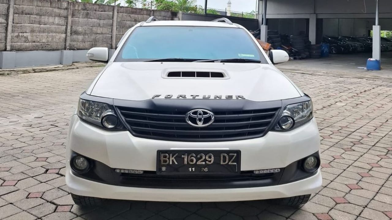 2012 Toyota Fortuner G 2.5L Diesel MT VNTURBO