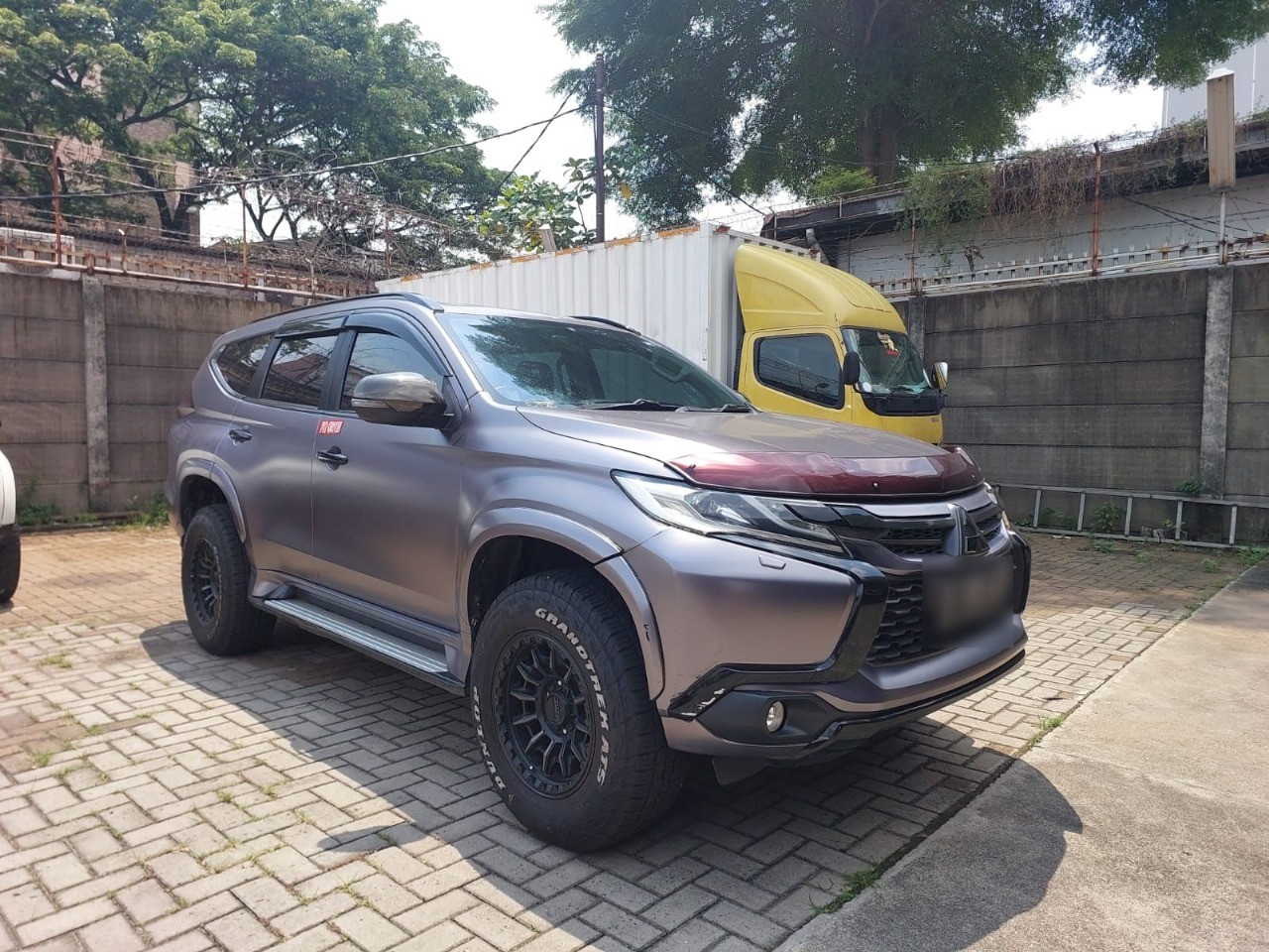 2017 Mitsubishi Pajero