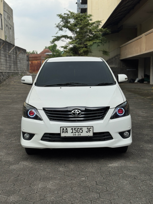 2012 Toyota Kijang Innova 2.4 V Diesel AT